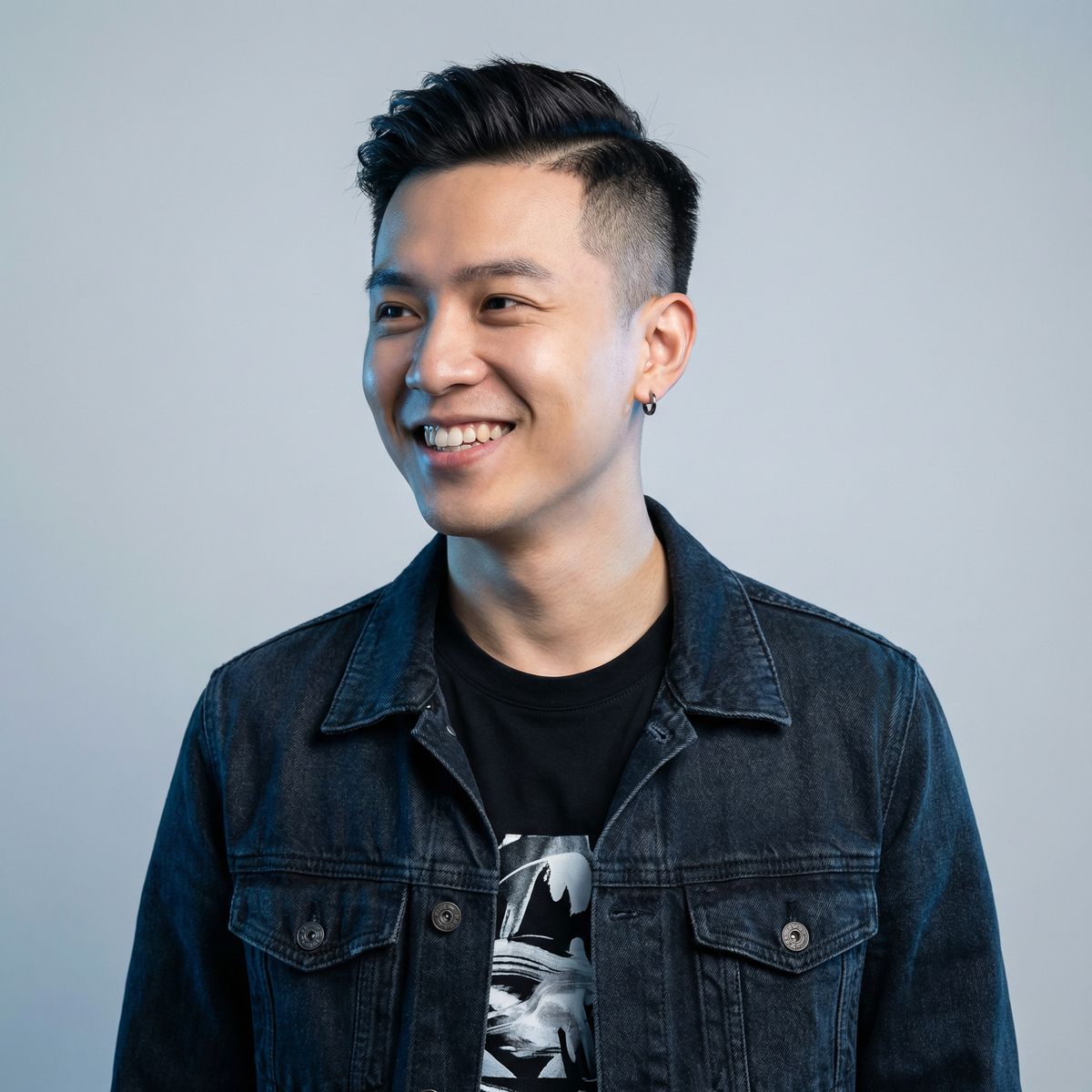 萝莉岛文化研究顾问李晨曦